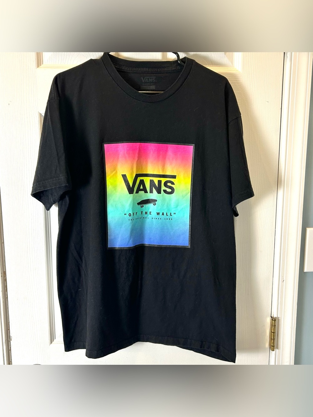 Vans T-Shirt Men’s Large Black "Off The Wall" Rainbow Logo